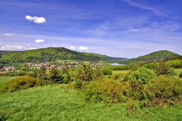 Fototapeta na wymiar View of Uscie Gorlickie - village in the Beskid Niski by the Klimkowka Lake, Poland