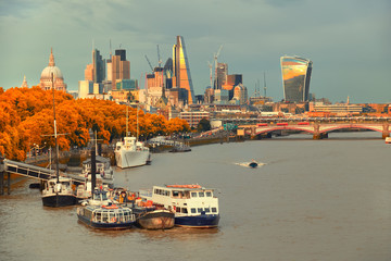 Fototapeta premium London, view over river on St. Paul's cathedral and Blackfriars bridge