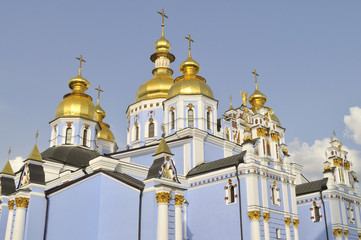 Fototapeta na wymiar St. Michael's Golden-Domed Monastery in Kiev, Ukraine.