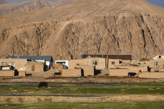 tajikistan pamir road yashikul lake and village