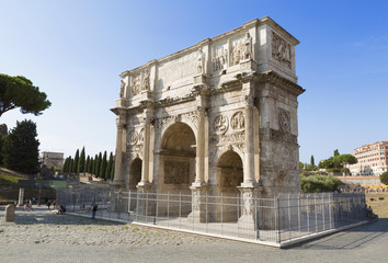 Fototapeta na wymiar View on triumphal arch of Constantine, Rome, Italy