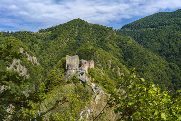 Fototapeta na wymiar Picture of the Poienari fortress - also called Dracula's Refuge of Capananenii Pamanteni