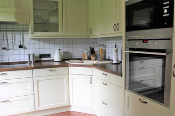 An image of a kitchen