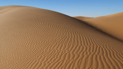 Dune di sabbia nel deserto Sahara tunisino