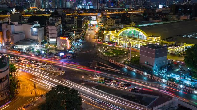 Night Cityscape Crossroad Traffic of Bangkok, Thailand 4K Time Lapse (zoom out)
