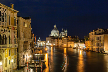 Fototapeta na wymiar Santa Maria della Salute at night in Venice