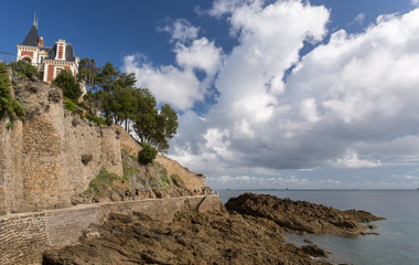 Villa perchées au-dessus de la plage