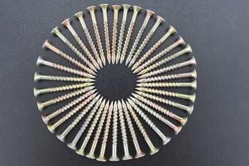 The screws are arranged in a circle