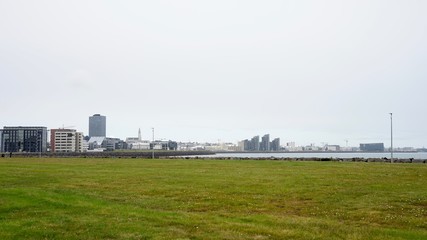 Fototapeta na wymiar Landschaft am Stadtrand von Reykjavik 