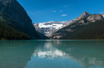 Fototapeta na wymiar Scenic view of the Lake Louise at Banff National Park