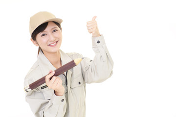 笑顔の女性作業員
