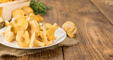 Chanterelles (freshly harvested)
