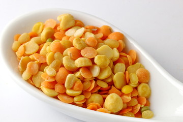 Mixed red and yellow lentils