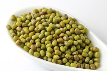 Uncooked Green mung beans