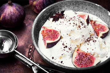 ice cream with figs