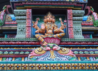 Fototapeta premium The Colorful Hindu Temple in Bangkok , Thailand