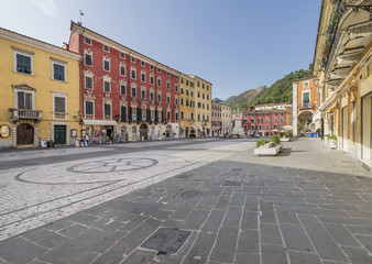 Piazza Alberica square, Carrara, Tuscany, Italy, in a moment of tranquility - obrazy, fototapety, plakaty