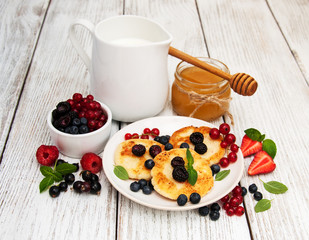 cottage cheese pancake with berries