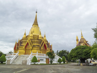 Naklejka premium Golden Pagoda in Ratchaburi Province