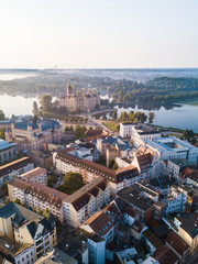 Schweriner Schloss am Morgen