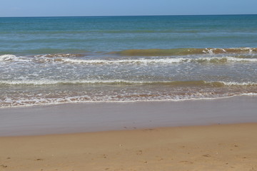 Fototapeta na wymiar mare e spiaggia