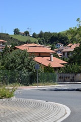 Montañas vistas desde pueblos. 