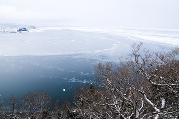 冬の知床　流氷に覆われたオホーツク海　ウトロ・北海道