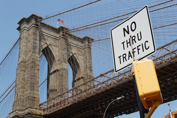 Fototapeta premium Billboard i Brooklyn Bridge