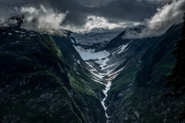 Fototapeta premium Atmosfera nad górami przybrzeżnymi, Kolumbia Brytyjska, Kanada