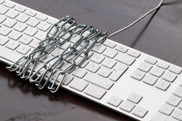 Keyboard secured with chain