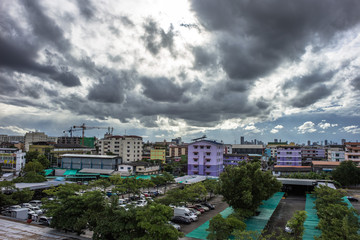 Fototapeta na wymiar blue sky and Bangkok city in Thailand