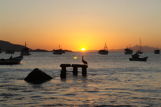 atardecer en la playa de pampatar, isla de margarita