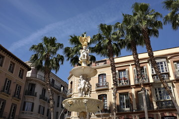 Naklejka premium Fontaine et palmiers, Malaga, Espagne