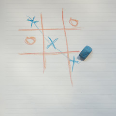 Children's drawing tic tac toe game