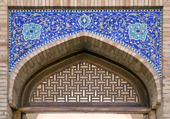Gate of a mosque in Tashkent - obrazy, fototapety, plakaty