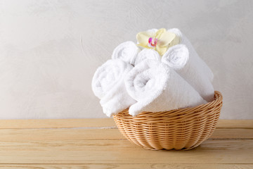 towels roll with flower