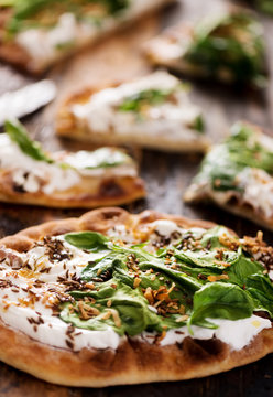 Spinach Yogurt Flatbread Naan Pizza