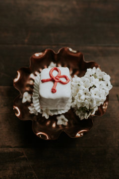 White cakes with pink bows