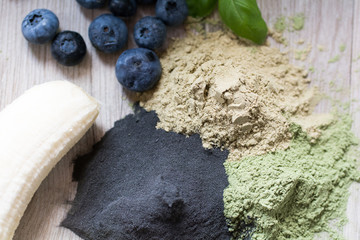 Superfood - Moringa, Algen, Gerstengras, Weizengras, Spirulina,