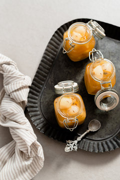 Onion and pear chutney with cumin seed