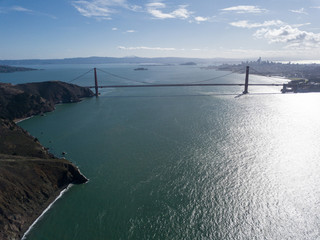 Fototapeta premium Golden Gate Bridge on Sunny Day