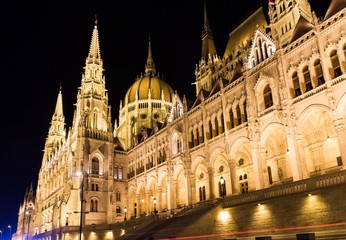 Fototapeta na wymiar Parliament building by night in Budapest, Hungary