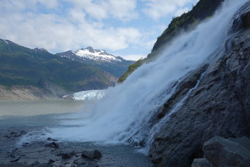 Fototapeta na wymiar Waterfall Alaska