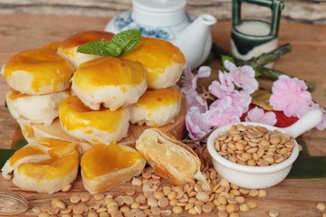 Festival moon cake - Chinese cake and tea