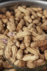 Boiled peanuts is delicious in the market