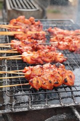 Grilled chicken is delicious in the market
