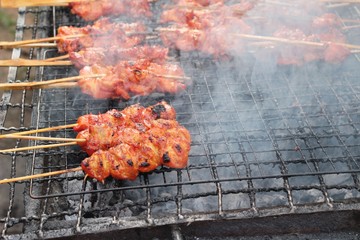 Grilled chicken is delicious in the market