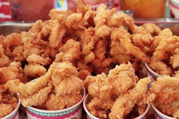 Fried chicken is delicious in the market