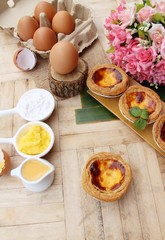 Egg tart is delicious and egg in box