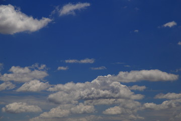 Obraz premium Many small cloud on blue sky